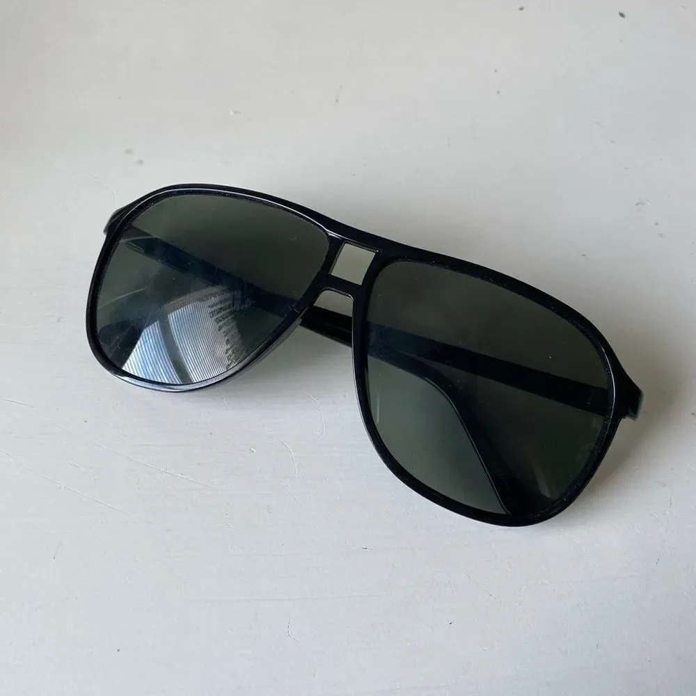 Vintage Inspired Oversized Black Aviator Sunglasses